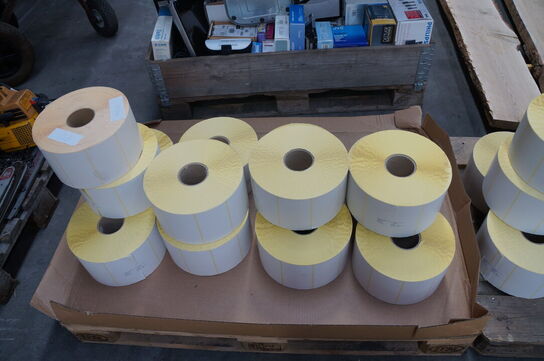 Palle med diverse labelpapir 