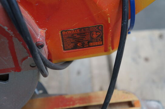 Kap/geringssav DEWALT 