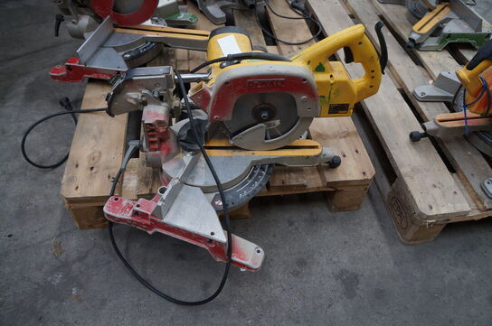 Kap/geringssav DEWALT 