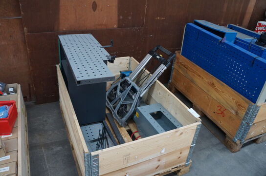 Værktøjsbord inkl. Skruestik