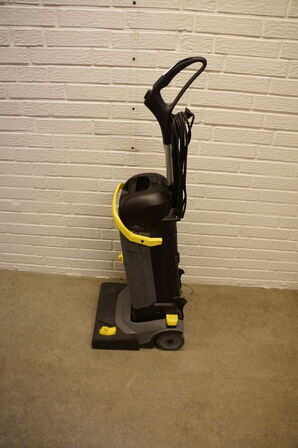 Gulvvasker KÂRCHER PROFESSIONAL BR 30/4 C