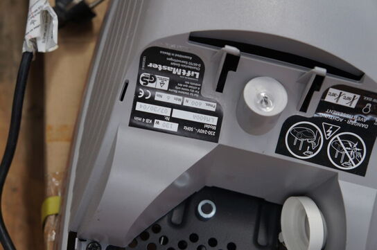 Sikkerhedsudstyr & 2 stk. vaske mv.