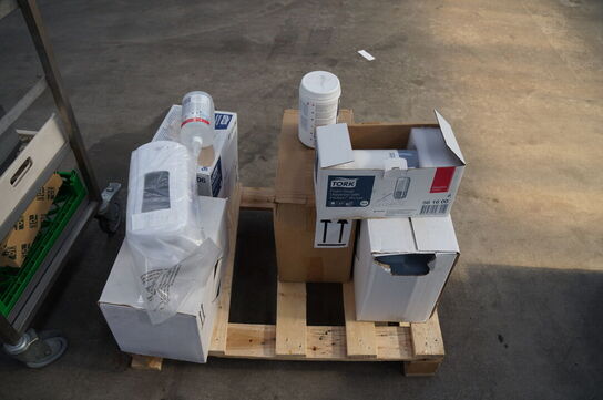 Palle med sæbedispendser + sæbe 