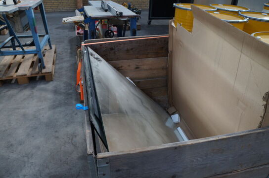 Palle med diverse spejle mv. 