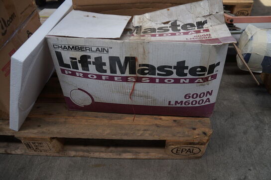 Sikkerhedsudstyr & 2 stk. vaske mv.