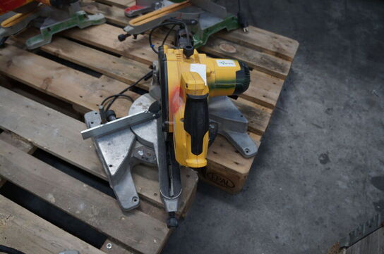 Kap/geringssav DEWALT 