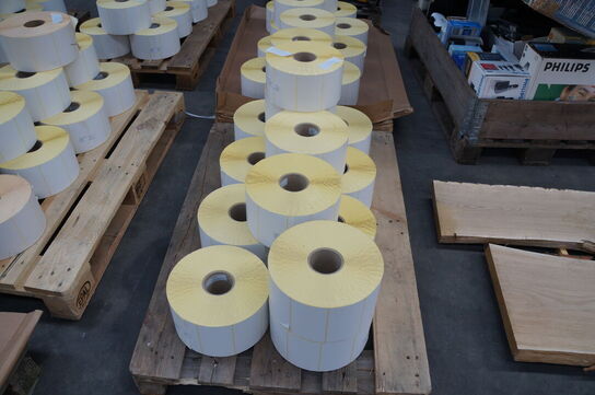 Palle med diverse labelpapir 