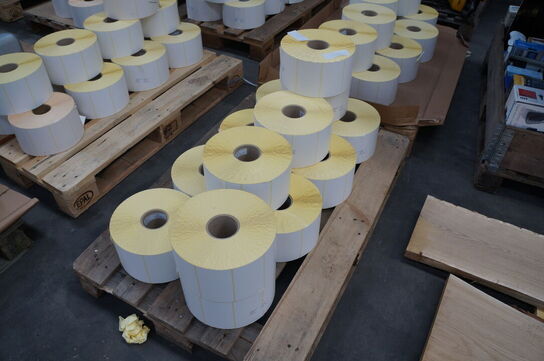 Palle med diverse labelpapir 