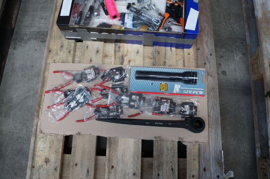 1 kasse blandet værktøj 