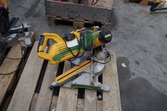 Kap/geringssav DEWALT 