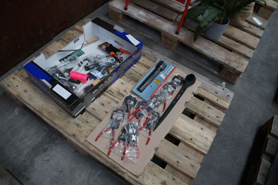 1 kasse blandet værktøj 