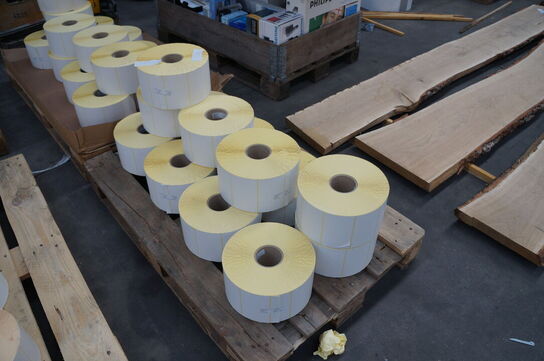 Palle med diverse labelpapir 