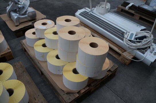 Palle med diverse labelpapir 