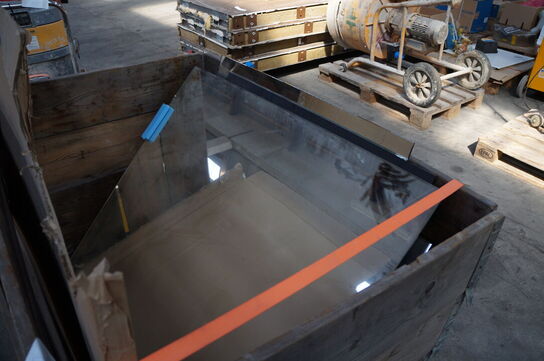 Palle med diverse spejle mv. 