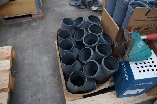 Palle med diverse slanger, pvcrør & græstrimmer BOSCH