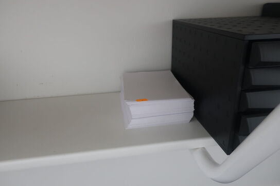 Papir A3 / bakker med plastiklommer m.m.