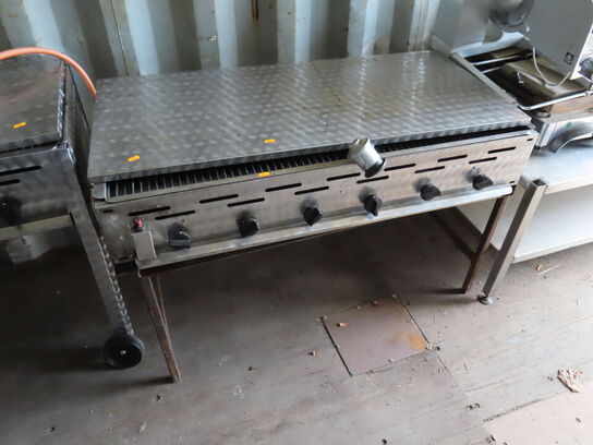 Gasgrill med 6 blus og låg