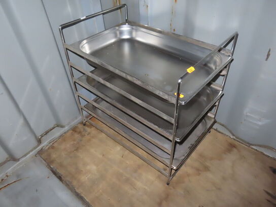 Stativ med gastrobakker og låg