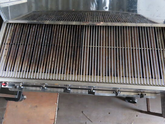 Gasgrill med 6 blus og låg