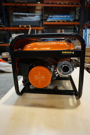 ComaX Pro Benzin generator WIN6800CE 