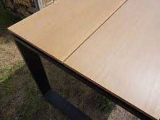 Lyngsø havebord teaklook Nonwood/Sort 210x100 cm 
