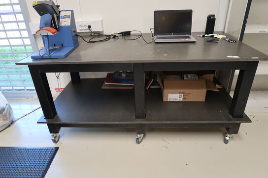 Pakkebord uden indhold