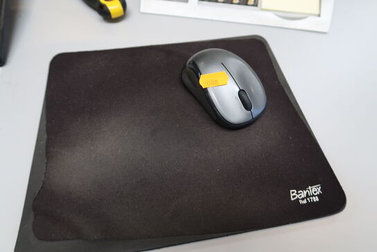 Computerskærm HP, tastatur, håndscanner, computer LENOVO