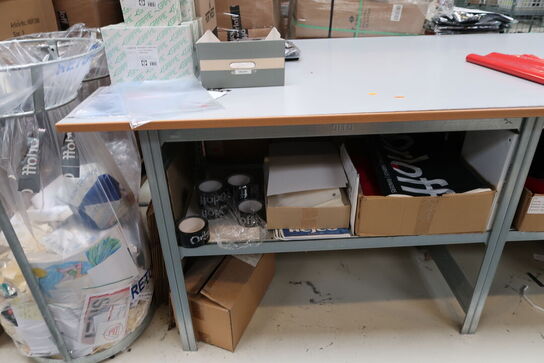 Pakkebord uden indhold, pakkeemballage medfølger