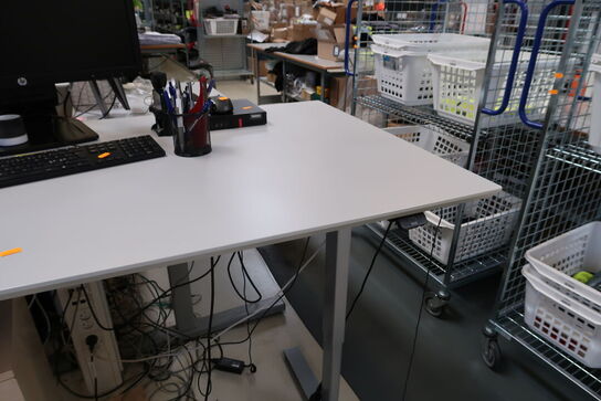 El. hæve/sænke skrivebord uden indhold