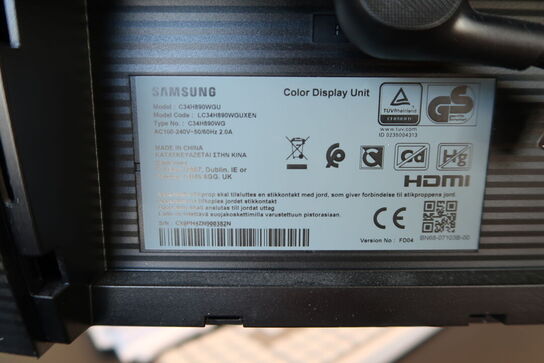 3 stk. computerskærme SAMSUNG CH34H890WGU m.fl. Tastatur og mus