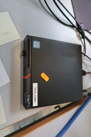 Computerskærm HP, tastatur, håndscanner, computer LENOVO