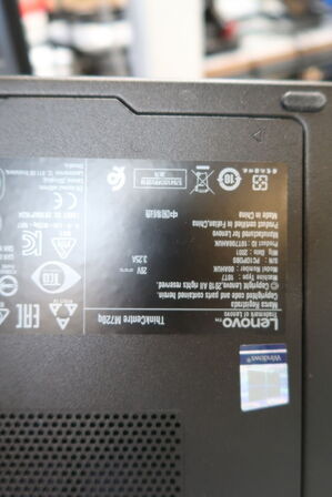 Computerskærm HP, tastatur, håndscanner, computer LENOVO