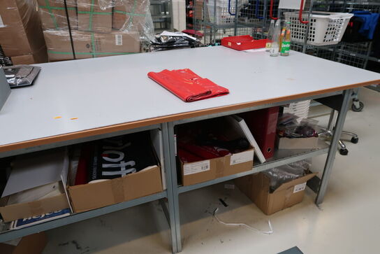 Pakkebord uden indhold, pakkeemballage medfølger