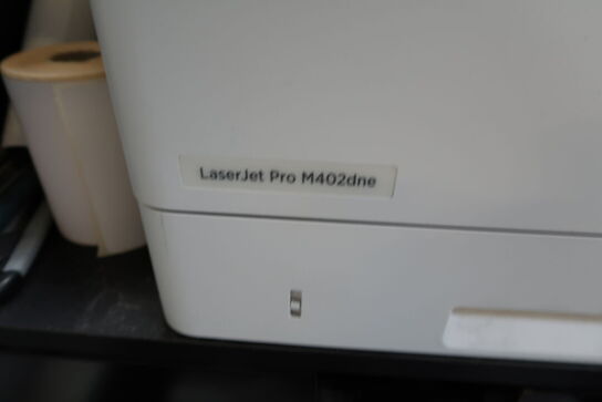 Printer HP LaserJet Pro M402dne samt labelprinter ZEBRA