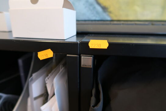 2 stk. skabe/reoler DENCON uden indhold