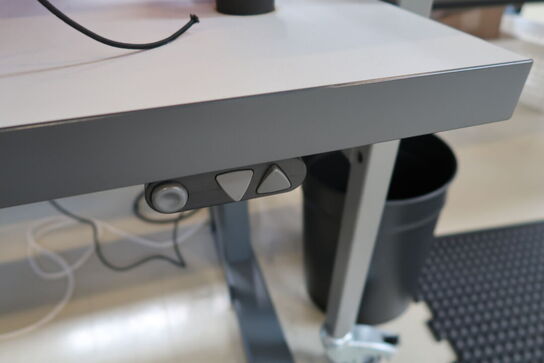 El. hæve/sænke skrivebord uden indhold