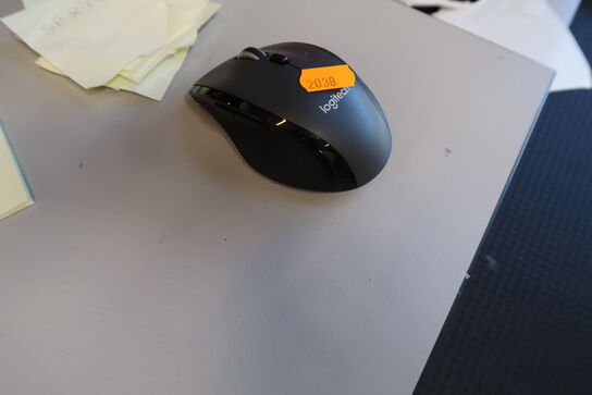 Computerskærm LENOVO, tastatur, håndscanner, computer LENOVO