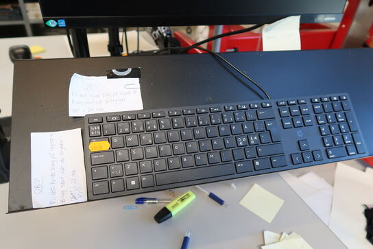 Computerskærm LENOVO, tastatur, håndscanner, computer LENOVO