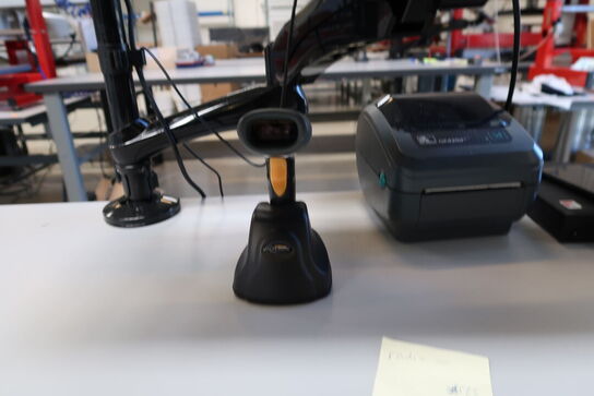 Computerskærm LENOVO, tastatur, håndscanner, computer LENOVO