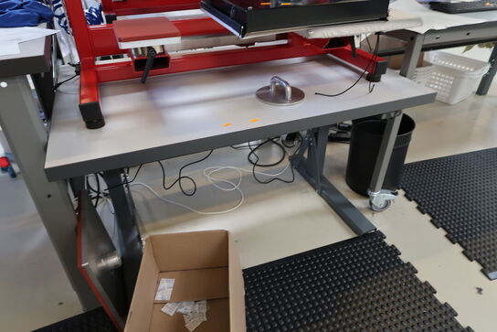 El. hæve/sænke skrivebord uden indhold