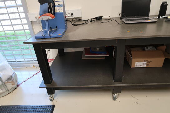 Pakkebord uden indhold