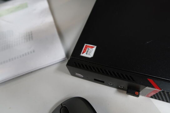 Computerskærm LENOVO, tastatur, håndscanner, computer LENOVO