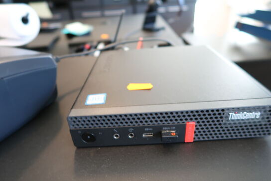 2 stk. computerskærme SAMSUNG S24E450, tastatur, mus, computer LENOVO