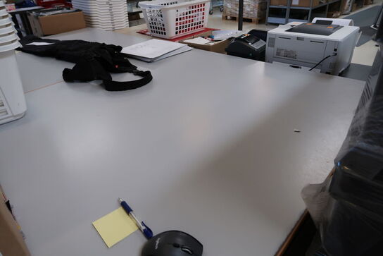 Pakkebord uden indhold, pakkeemballage medfølger