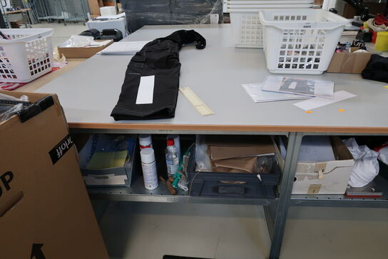 Pakkebord uden indhold, pakkeemballage medfølger