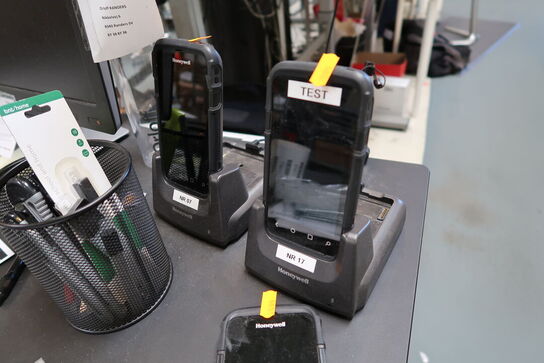 3 stk. håndholdscanner HONEYWELL med ladestationer