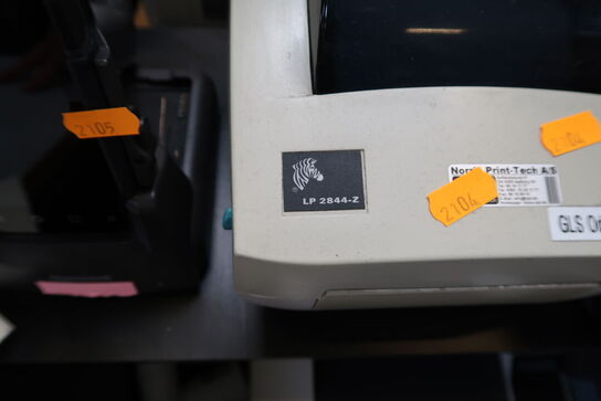 Printer HP LaserJet Pro M402dne samt labelprinter ZEBRA