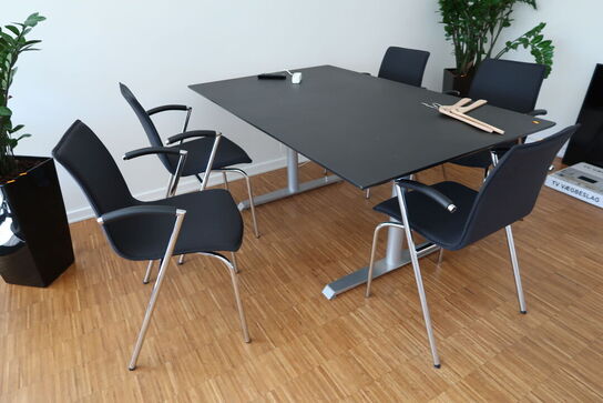 Mødebord med 5 stk. stole FOUR DESIGN