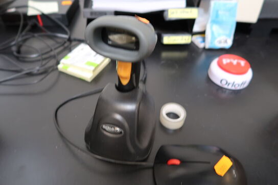 Computerskærm, tastatur, mus, håndscanner samt computer LENOVO