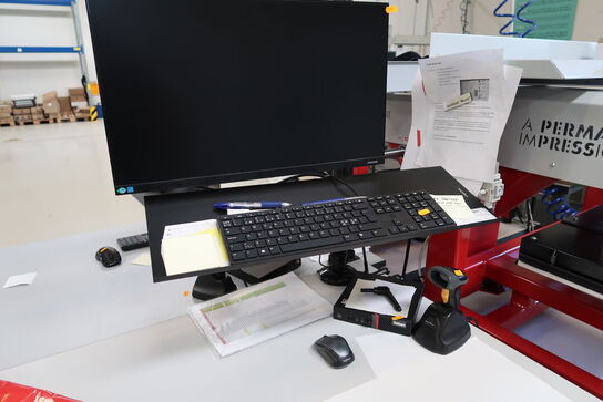 Computerskærm LENOVO, tastatur, håndscanner, computer LENOVO